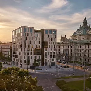 https://koenigshof-a-luxury-collection-hotel.getmunichhotels.com