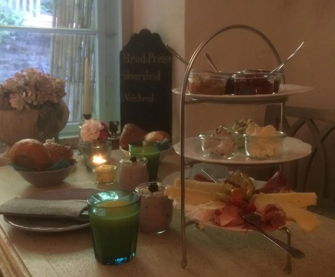 Pension Chapeau Landsberg am Lech Guest house